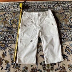 XDS DAILY SPORTS  White Bermuda Golf Shorts, Capri's Size S